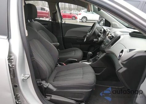 2014 Chevrolet Sonic Lt Auto z USA, uszkodzony, nr VIN 1G1JC5SH8E4105017